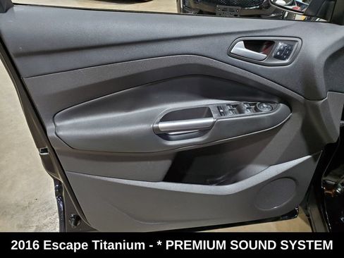 Used 2016 Ford Escape Titanium FWD image 8