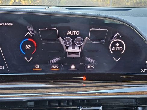 Used 2023 Cadillac Escalade ESV Premium Luxury image 22