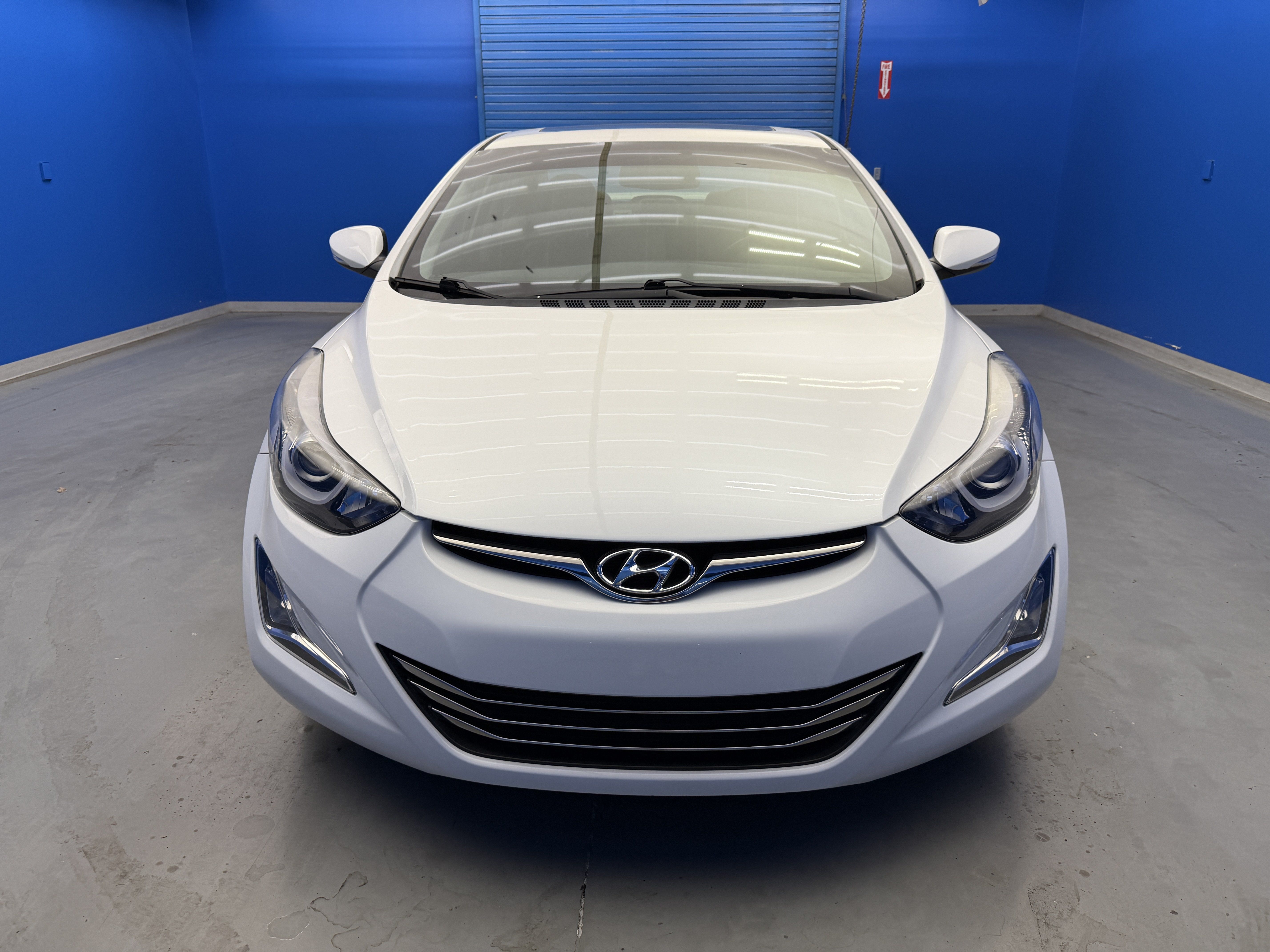 Used 2016 Hyundai Elantra Limited w/ Option Group 04 FWD image 3