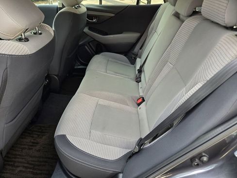 Used 2022 Subaru Outback Premium image 19