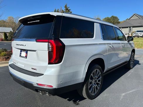 New 2026 GMC Yukon XL Denali w/ Denali Reserve Package image 25