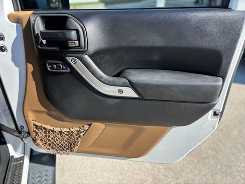 Used 2014 Jeep Wrangler Unlimited Sahara w/ Max Tow Package image 12