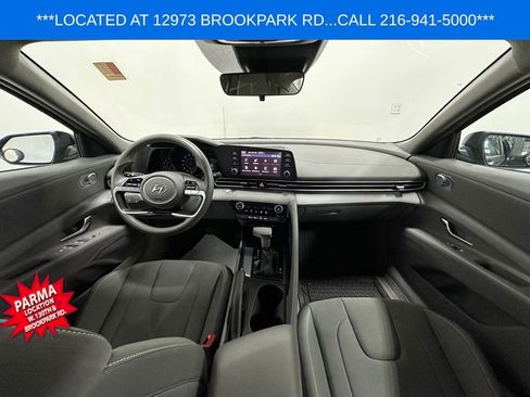 Used 2023 Hyundai Elantra SEL image 22