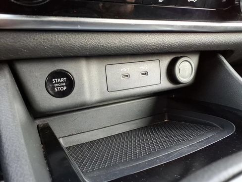 Used 2024 Nissan Rogue S FWD image 18