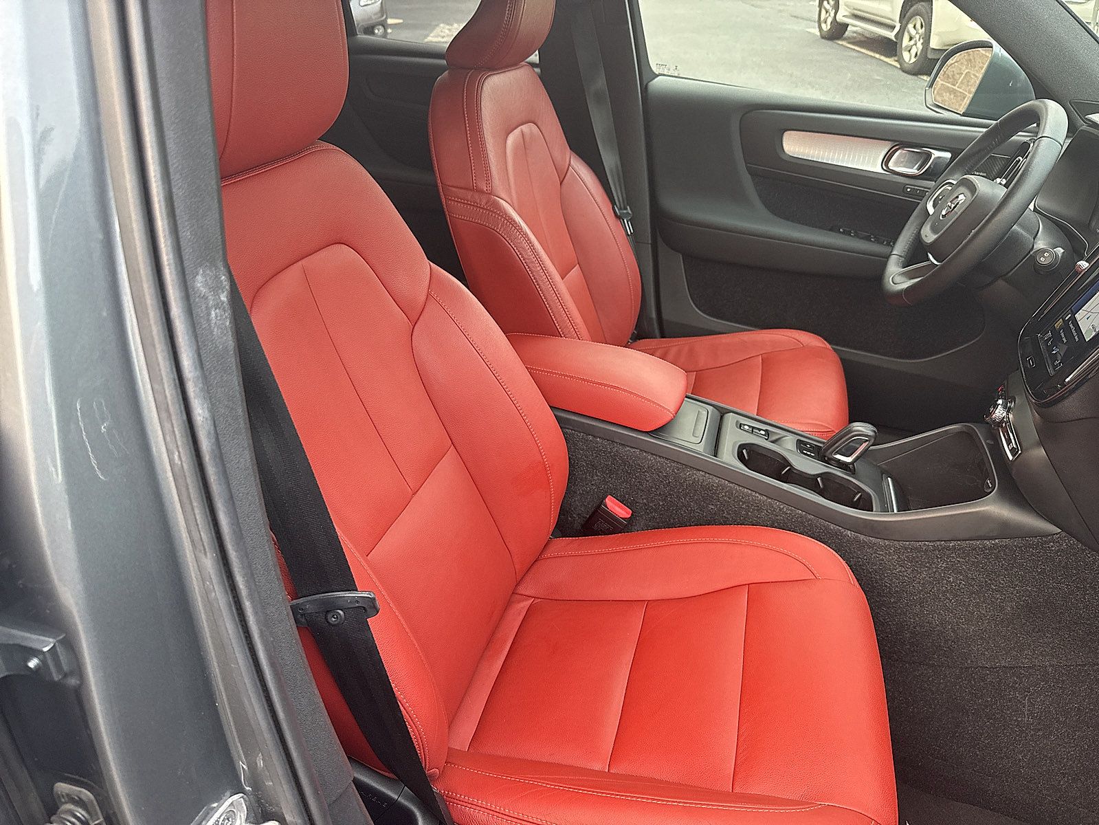 Used 2019 Volvo XC40 T5 Momentum AWD/4WD image 38