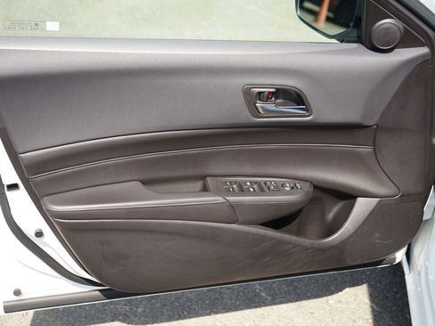 Used 2019 Acura ILX FWD image 10