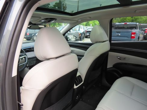 Used 2024 Hyundai Tucson Limited AWD/4WD image 30