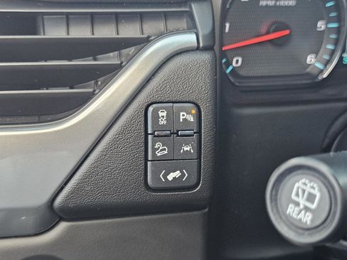 Used 2019 Chevrolet Suburban LT AWD/4WD image 25