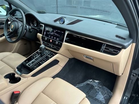 Certified 2026 Porsche Macan image 22
