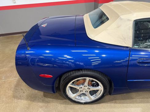 Used 2004 Chevrolet Corvette Convertible w/ Preferred Equipment Group RWD image 55