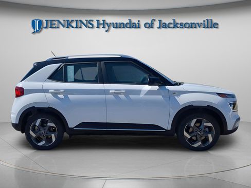 New 2025 Hyundai Venue Limited image 6