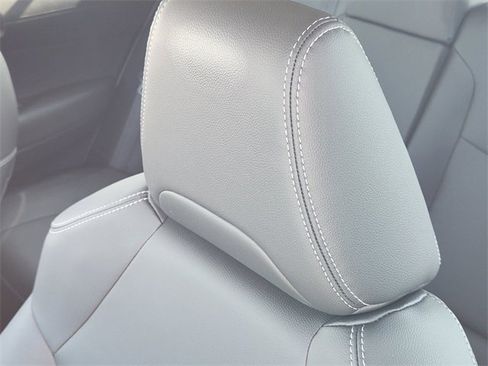 Used 2023 Toyota Corolla Cross XLE image 15