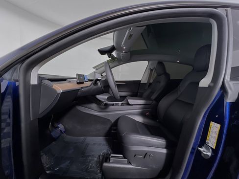 Used 2023 Tesla Model Y Long Range image 15