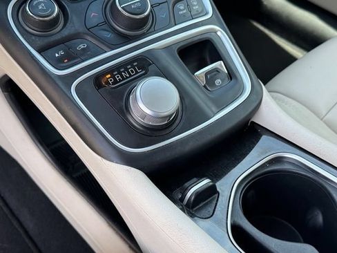 Used 2015 Chrysler 200 C FWD image 21
