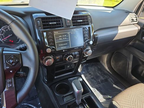 Used 2024 Toyota 4Runner TRD Off-Road image 20