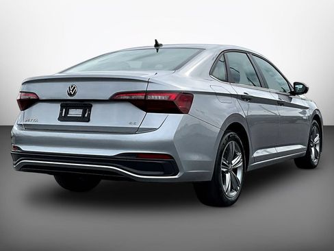 Used 2024 Volkswagen Jetta SE FWD image 6