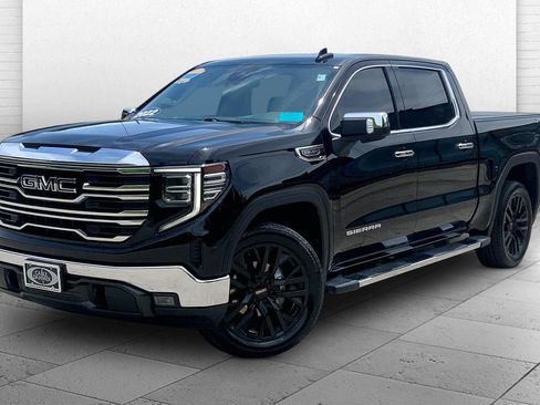 Used 2022 GMC Sierra 1500 SLT w/ SLT Premium Package AWD/4WD image 13