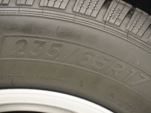 Used 2005 Chrysler Pacifica Touring FWD image 23