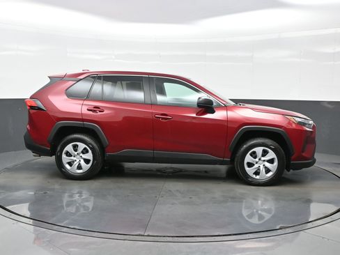 Used 2024 Toyota RAV4 LE image 7