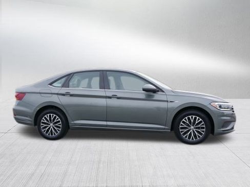 Used 2019 Volkswagen Jetta SEL image 2