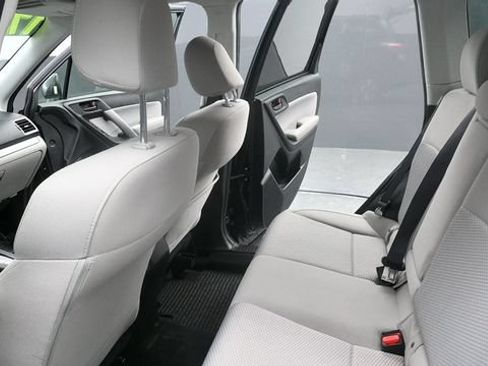 Used 2017 Subaru Forester 2.5i Premium AWD/4WD image 18