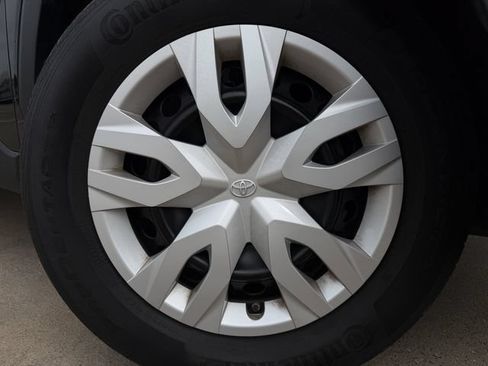 Used 2024 Toyota Corolla Cross L FWD image 5
