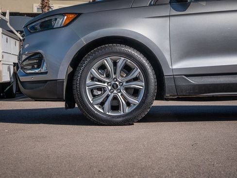 Used 2024 Ford Edge Titanium image 9