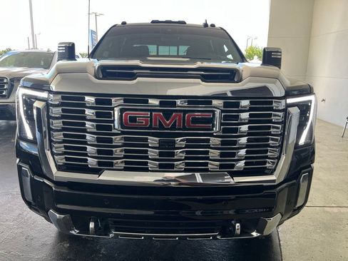 Used 2024 GMC Sierra 3500 Denali w/ Denali Reserve Package AWD/4WD image 6