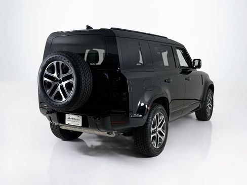 Used 2026 Land Rover Defender 110 X-Dynamic SE AWD/4WD image 5