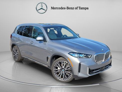 Used 2024 BMW X5 xDrive40i w/ Premium Package image 4