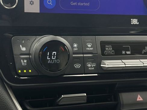 Used 2024 Toyota Grand Highlander Limited image 22