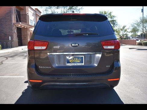 Used 2016 Kia Sedona SX image 9