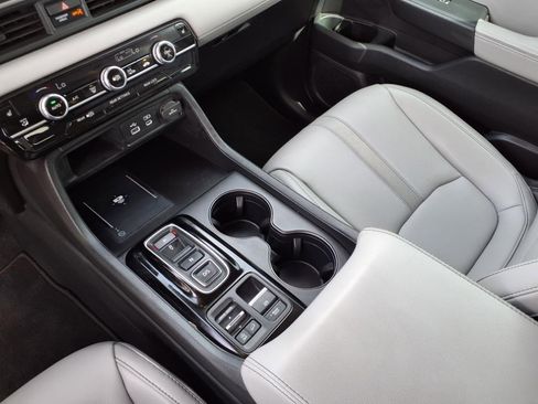 Used 2023 Honda Pilot EX-L image 11