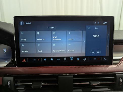 Used 2025 Lincoln Corsair Reserve image 23