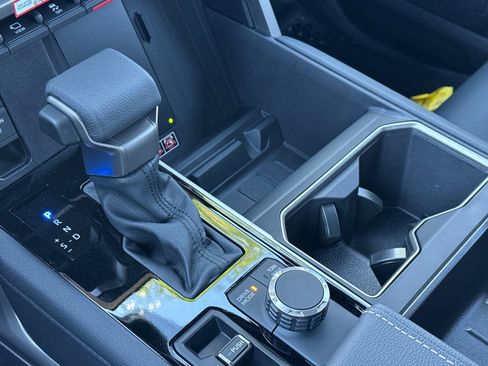 New 2026 Toyota Tundra Limited AWD/4WD image 19