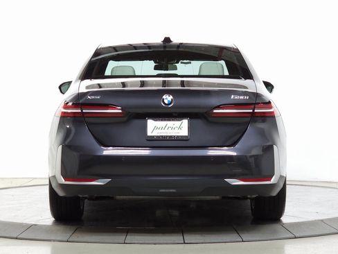 Certified 2025 BMW 530i xDrive image 8