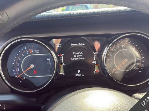 Used 2022 Jeep Wrangler Unlimited Sport image 15