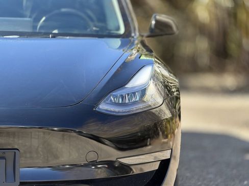 Used 2023 Tesla Model 3 Standard Range image 5