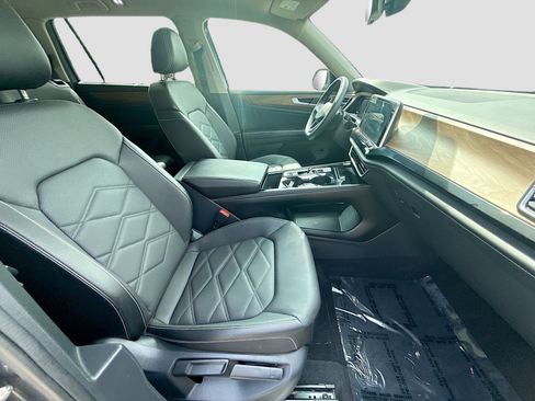 Certified 2024 Volkswagen Atlas SE w/ Panoramic Sunroof Package FWD image 31