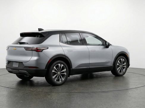 Used 2025 Chevrolet Equinox LT image 9