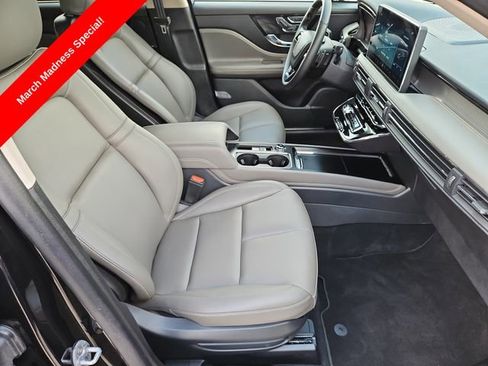 Used 2025 Lincoln Corsair FWD image 11