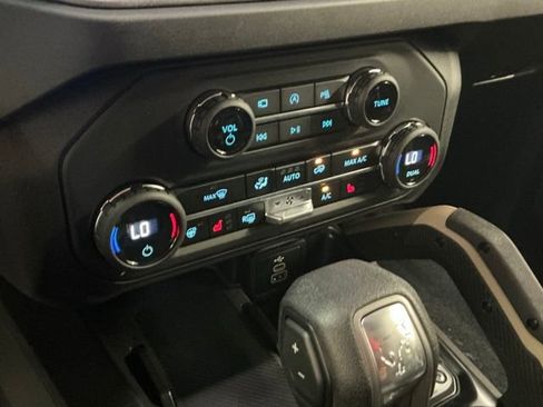 New 2026 Ford Bronco Badlands image 24