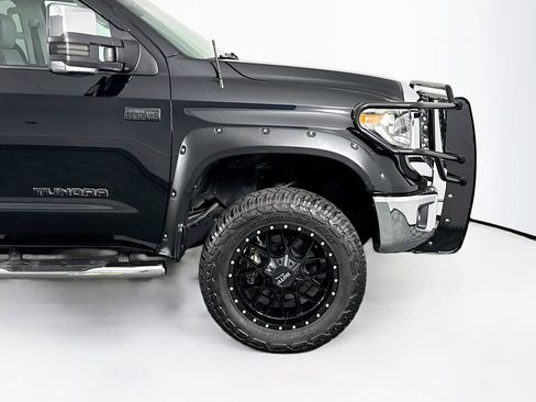 Used 2018 Toyota Tundra SR5 w/ TRD Off Road Package image 38