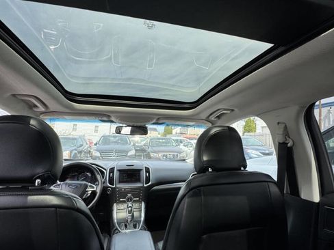 Used 2015 Ford Edge Titanium w/ Equipment Group 302A AWD/4WD image 17