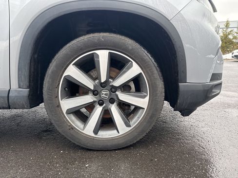 Used 2023 Honda Pilot Touring image 10