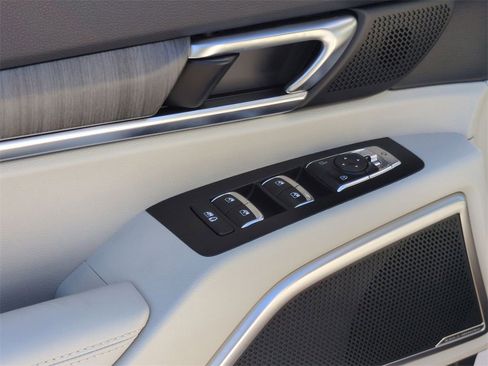 Certified 2025 Kia Telluride EX w/ EX Captain's Chair Package image 23