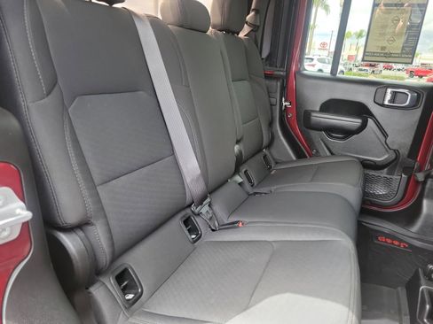 Used 2022 Jeep Gladiator Sport image 25