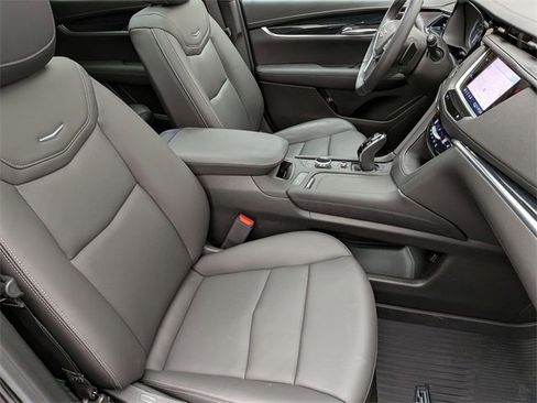 Certified 2024 Cadillac XT5 Premium Luxury w/ LPO, Floor Liner Package image 26