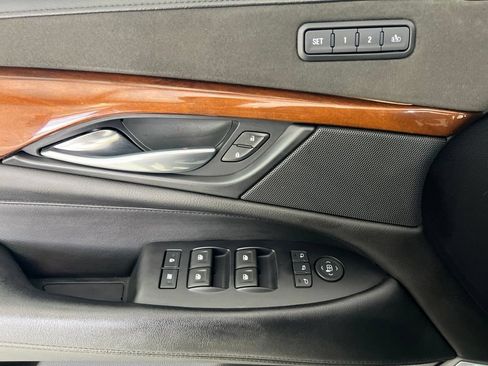 Used 2018 Cadillac Escalade Premium Luxury AWD/4WD image 22