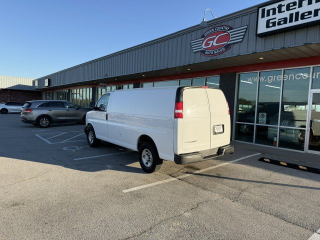 Used 2022 Chevrolet Express 2500 w/ Driver Convenience Package RWD image 4